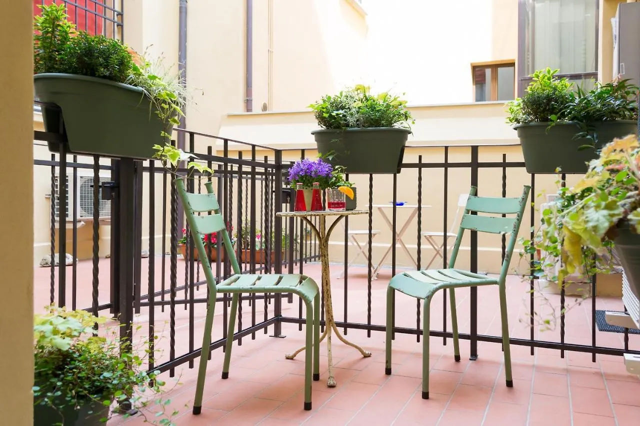Sphera Bologna, Design Suite Under The Two Towers