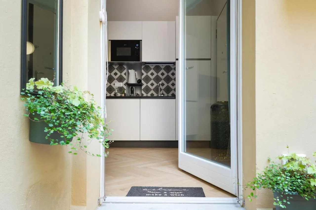 Sphera Bologna, Design Suite Under The Two Towers Italien